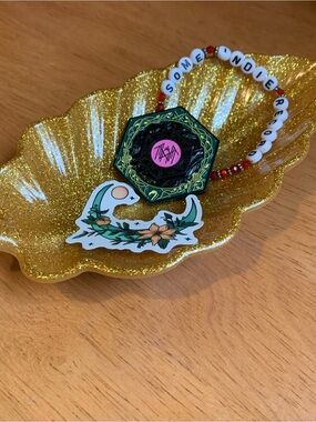 Gold feather trinket tray